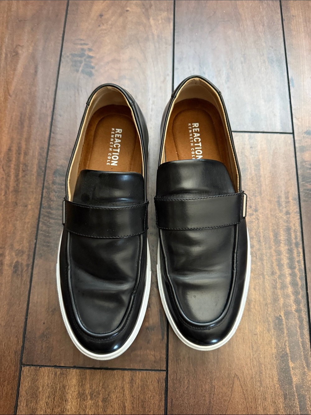 Reaction Kenneth Cole Black Leather Slip-On Loafers with White Sole